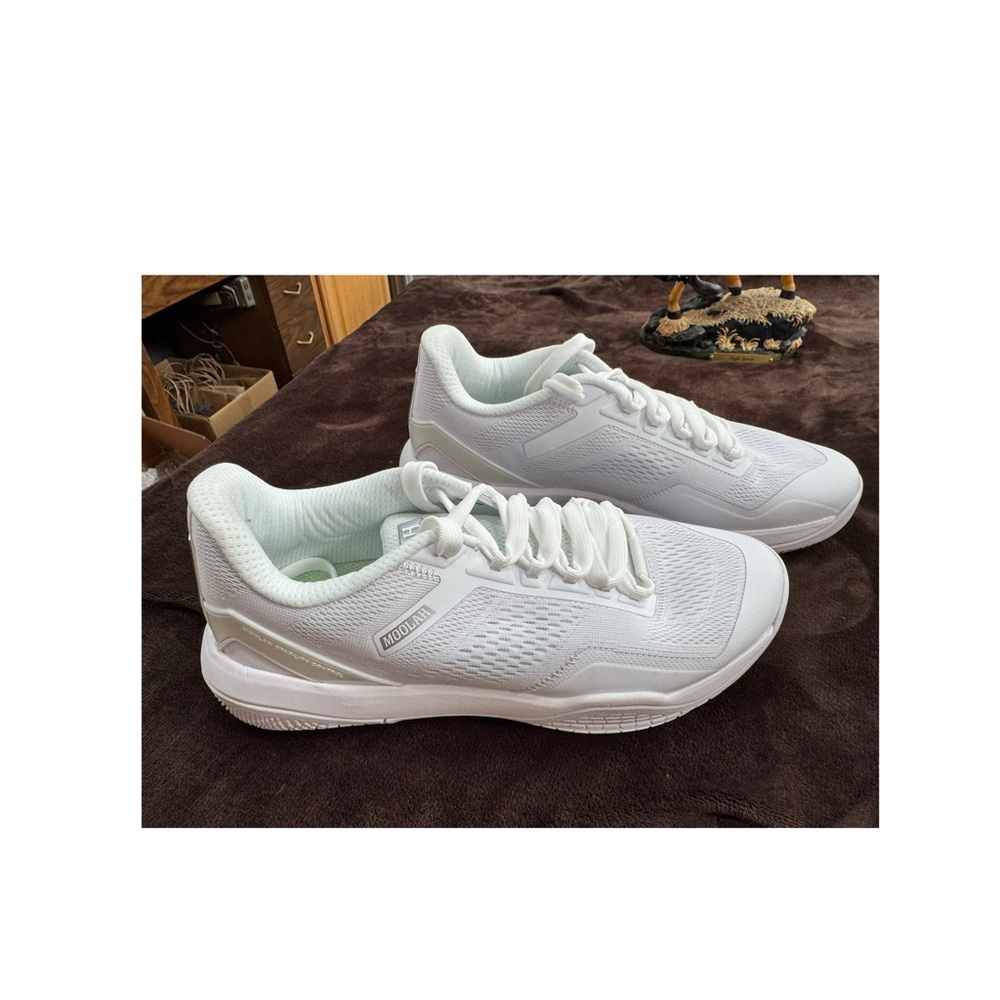 Women's White Moolah Neovolt sneakers
